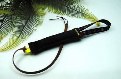 Beißwurst-Peitsche Leder schwarz 20cm, Schlaufe Indianermotiv Hundesport IGP SV