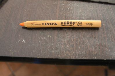 Lyra Ferby; 3-kant, dick, orange