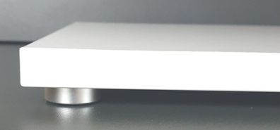 audio-IN "bASE-white25-s" / HiFi Gerätebasis weiss / 25x25cm / Absorber silber