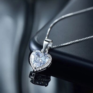 925 Sterling Silber Halskette mit Herz Edelstein Anhänger kristallweiß