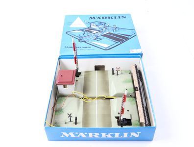 Märklin H0 7192 vollautomatischer Bahnübergang / Motor Licht
