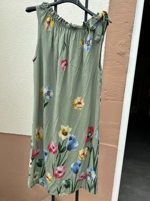 tolles grünes Sommer Kleid mit Blumen Muster Größe 38 - 42