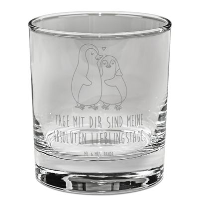 Mr. & Mrs. Panda Whiskey Glas Pinguin umarmen mit Spruch