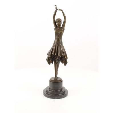 EEN Bronzen BEELD Genaamd "MISS KITA"