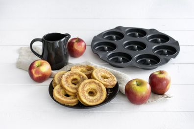 Zenker Appelbeignets bakvorm voor 8 stuks kleur zwart metallic diameter 33cm