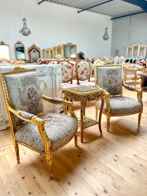Barock Möbel Armchair Table Set French Antique Style in Gold Finish for Lounge Decor