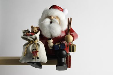 Räuchermann Kantenhocker Weihnachtsmann mit Geschenken BxTxH= 18x20x24cm NEU