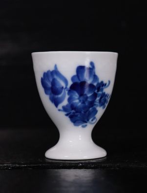 Royal Copenhagen Blaue Blume 8179 Eierbecher mit Korbrand 12#T