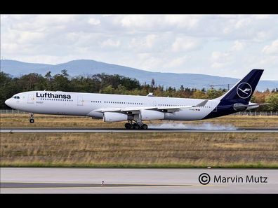 Revell 1:144 3803 A340-300 Lufthansa New Livery