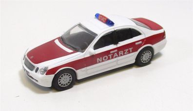 Schuco H0 1/87 PKW Mercedes Benz Feuerwehr Notarzt o. OVP (119/2)