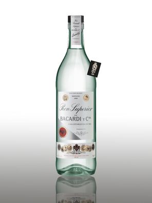 Bacardi Ron Superior de Bacardi Y CIA. 0,7l (44,5% vol.)inkl. Mixcompany Postka