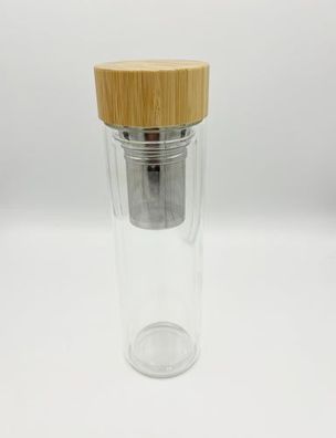 Glasflasche mit Bambusdeckel und Teesieb