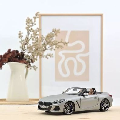 BMW Miniatur Z4 G29 silber 1:18, limitiert