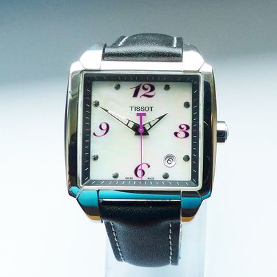Schöne Tissot Quadrante Calendar Herren Armbanduhr in neuwertigen Zustand