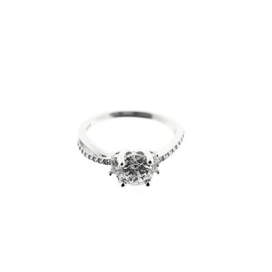 Ring aus Silber 925 elegantes Modeschmuckstück Silberring mit glänzenden Steinen