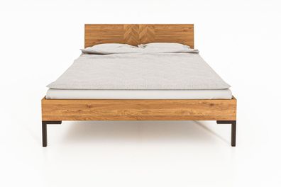 Bett Seiba 2 Kernbuche massiv 200x200 mit Holzkopfteil und Metallbeinen