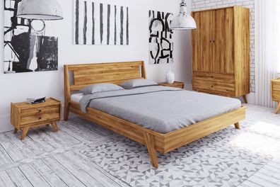 Bett Jetro 2 aus Kernbuche massiv 200x200 mit Holzkopfteil und Holzbeinen