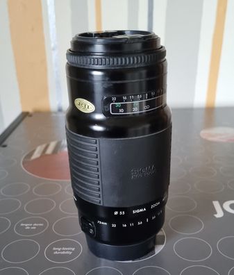 Sigma Zoom Macro 75-300mm 1:4.5-5.6 Objektiv gebraucht (Top-Zustand)