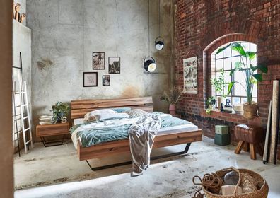 Bett Lolland 160x200 cm Walnussholz massiv Holzkopfteil Metallkufen