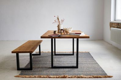 Sitzbank Leeds aus Wildeiche massiv 160x45x45 mit Metallfußgestell in Schwarz