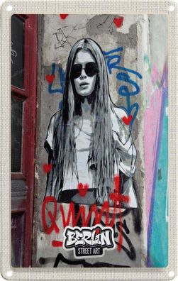 Blechschild 20x30 cm - Berlin schwarz weiß Graffiti Frau