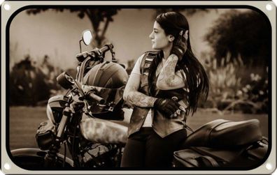 Blechschild 20x30 cm - Motorrad Bike Girl Frau biker Pinup
