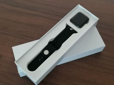 Apple Watch Series 6 GPS 40 mm Space Grau / Apple Smartwatch 6 ; 36 Monate Gewähr