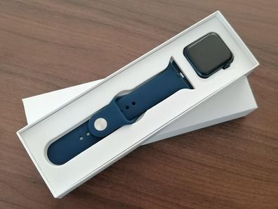 Apple Watch Series 6 GPS 40 mm Blau / Apple Smartwatch 6 / 3 Jahre Gewähr