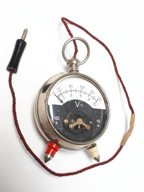 Altes Voltmeter