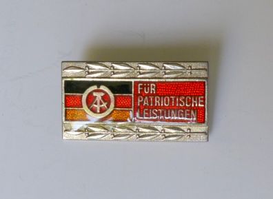 DDR Abzeichen Für Patriotische Leistungen Silber