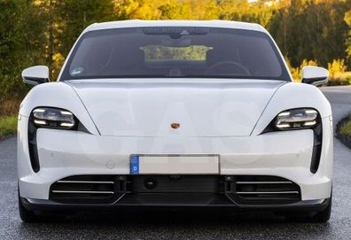 Porsche Taycan - Verchromte Grill-Stoßstange zieht Tuning an