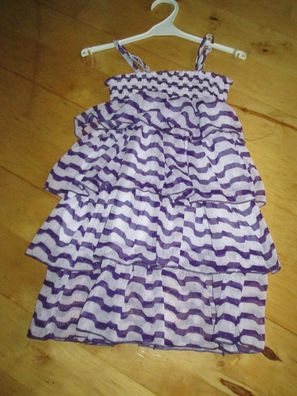 NEU Gestuftes SOMMER KLEID GR 104 NEU