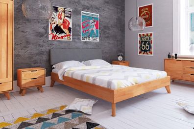 Bett Gerg 4 aus Kernbuche massiv 140x200 cm mit Polsterkopfteil und Holzbeinen
