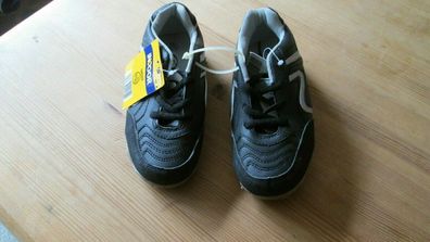 NEU Sportliche Jungenschuhe GR.33 Schwarz Neuware