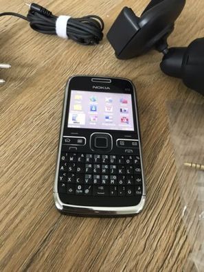 Nokia E72 - Schwarz (Ohne Simlock) 100% Original Top Zustand !!