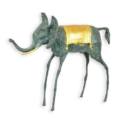 Bronzen BEELD VAN EEN GROENE Olifant hoogte 28 cm