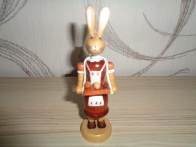 Hase / Häsin mit Tablett -erzgebirgische Volkskunst- 12cm