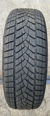 1x Winterreifen 225/60 R18 104V XL Goodyear UltraGrip Performance + SUV DOT22 7,6-8mm