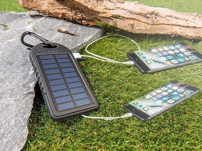 NEU Outdoor Solar Powerbank mit Licht 2x USB für Camping Zelten Angeln Trekking