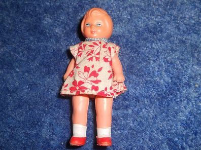 Puppenstubenzubehör kleine Puppe für die Puppenstube - weiß/ rot Kleid