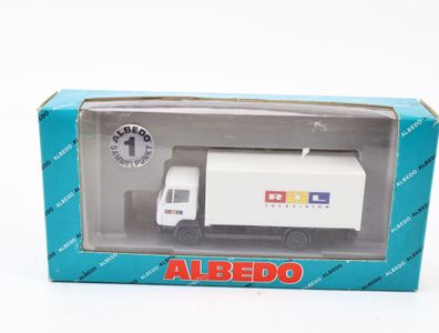 Albedo H0 202006 Modellauto LKW RTL Television MB Koffer Weiß 1:87