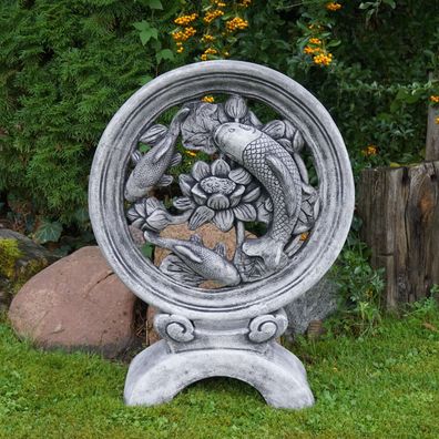 Massive Steinfigur Skulptur mit drei Koi-Fischen, H. 77 cm Steinguss frostsicher