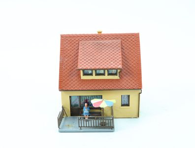 Auhagen H0 TT 12237 Gebäude Haus "Elke "mit Figur