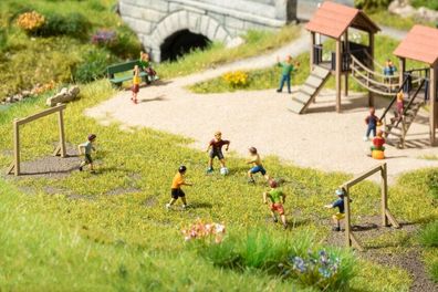 Noch H0 15817 Figuren-Set Kinder auf dem Bolzplatz 1:87