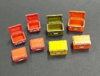 Plus model 1:35 DP3023 Tool boxes high