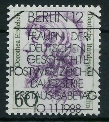 BERLIN DS FRAUEN Nr 824 ESST zentrisch gestempelt X7D4E2A
