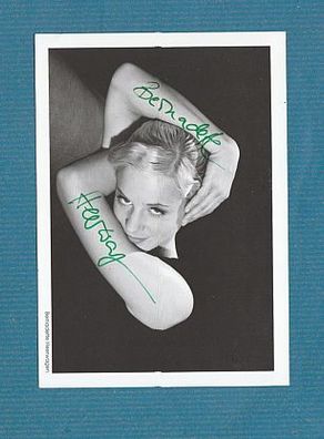 Bernadette Heerwagen - persönlich signierte Autogrammkarte (1)
