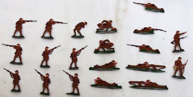 20 Zinnfiguren Englische schwere Maschinen-Gewehr-Abteilung im Feuer-Fußgänger