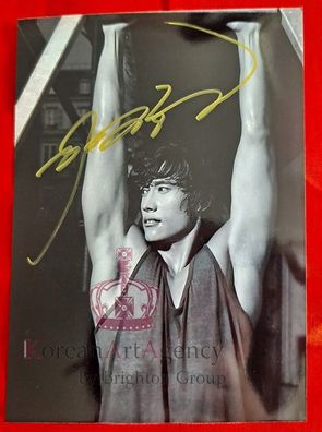 Lee Byun Hun Limited Rare Collection of Photo Exhibition in Japan