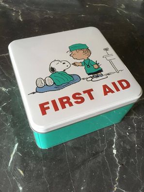 coole Peanuts Snoopy + Linus Dose "First Aid" - 17,5x17,5x9,5 cm